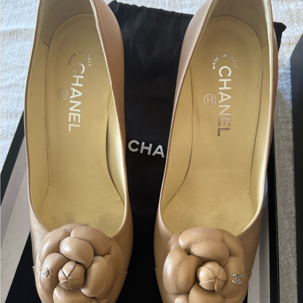 Chanel Women's Tan Leather Pumps